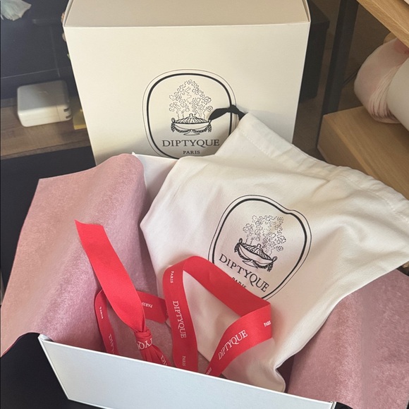 Diptyque White Gift Box with Red Ribbon - Picture 2 of 2